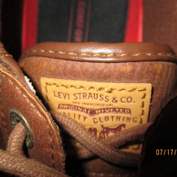 Levis Oxford Sneakers - Picture 8 of 11